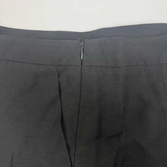 LINE & DOT Pleated Trouser Shorts L Black Mid Rise Drapey Skort-Back NWT B7 - Picture 3 of 5